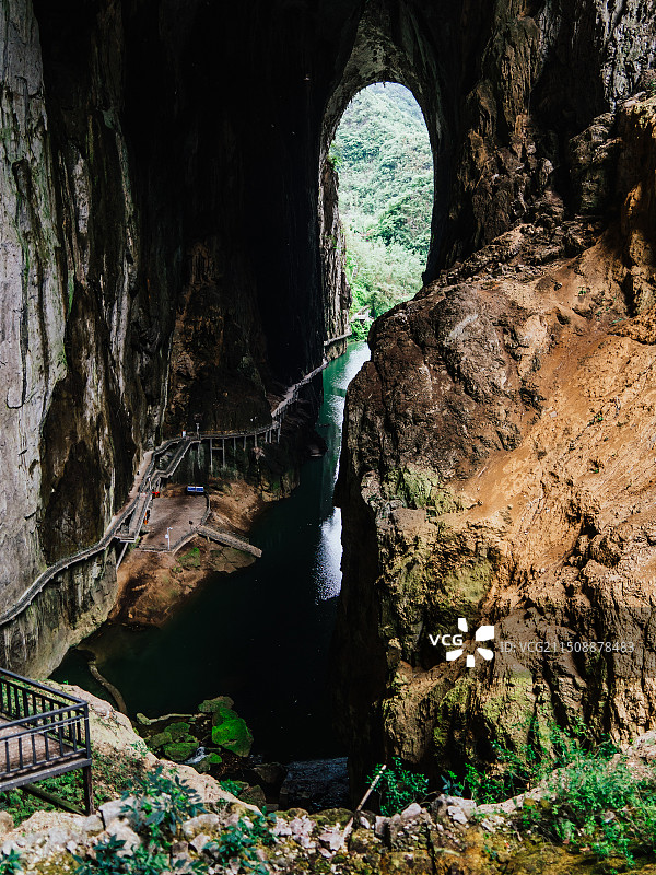 安顺格凸河风景区燕子洞穿上洞图片素材