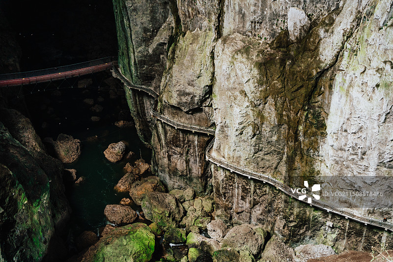 安顺格凸河风景区燕子洞穿上洞图片素材