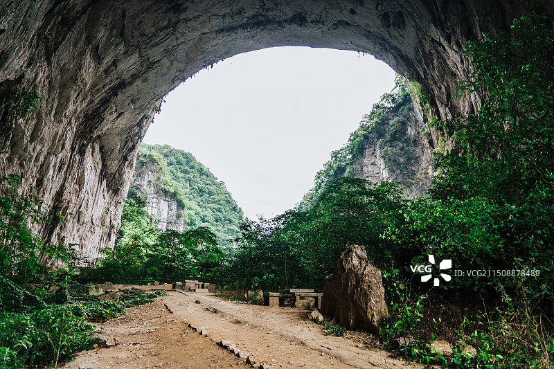 安顺格凸河风景区燕子洞穿上洞图片素材