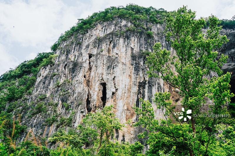 安顺格凸河风景区燕子洞穿上洞图片素材