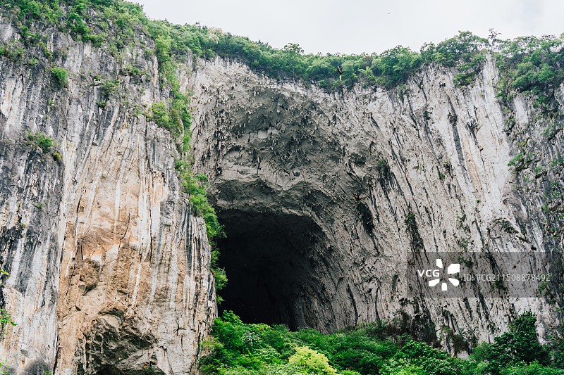 安顺格凸河风景区燕子洞穿上洞图片素材