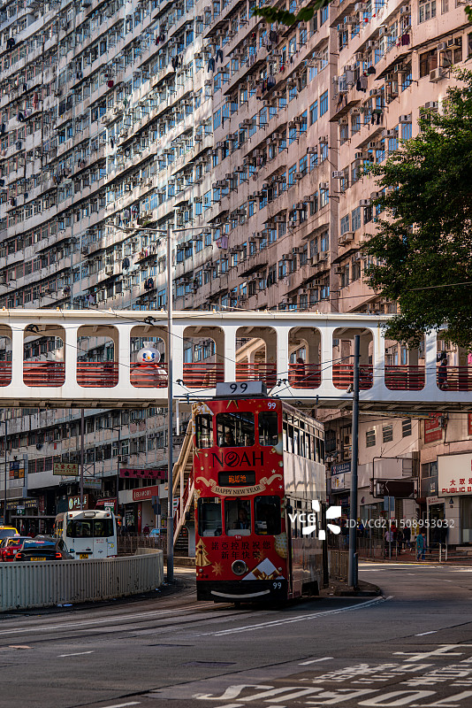 城市里的叮叮车图片素材