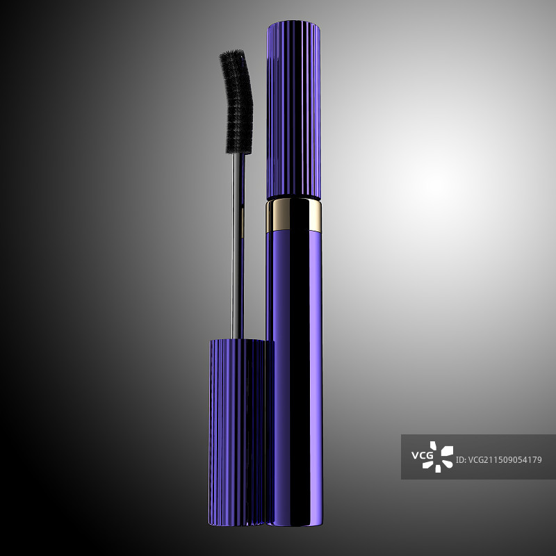 紫色金属瓶身的睫毛膏睫毛刷图片素材
