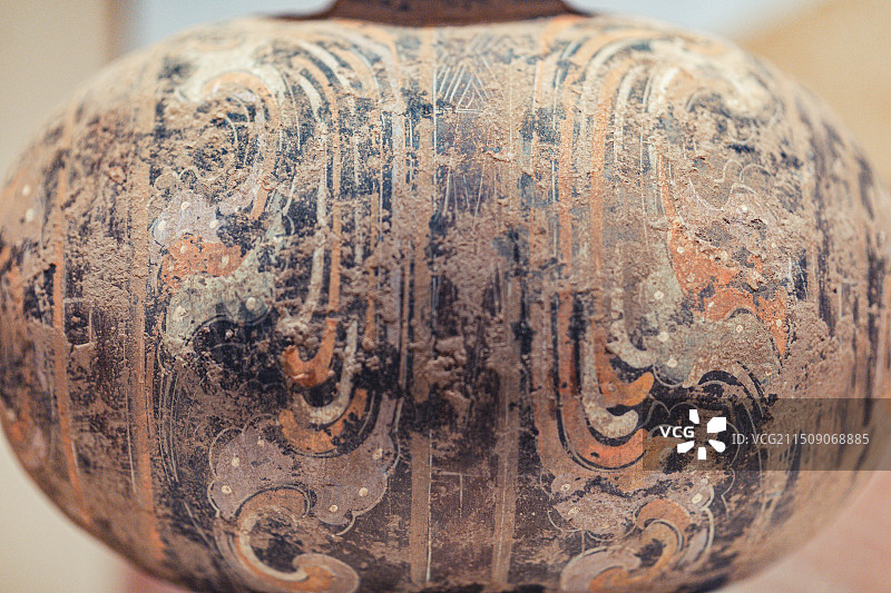 中国大运河博物馆汉彩绘陶茧形壶图片素材