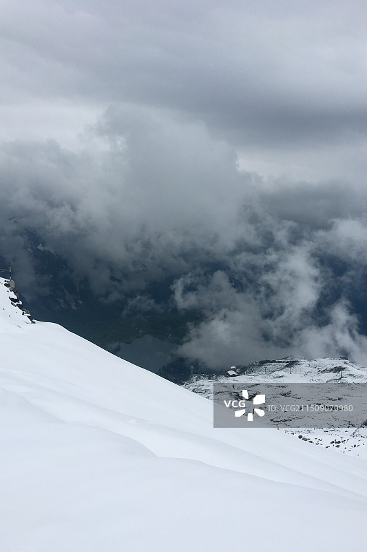 瑞士雪山风景图片素材