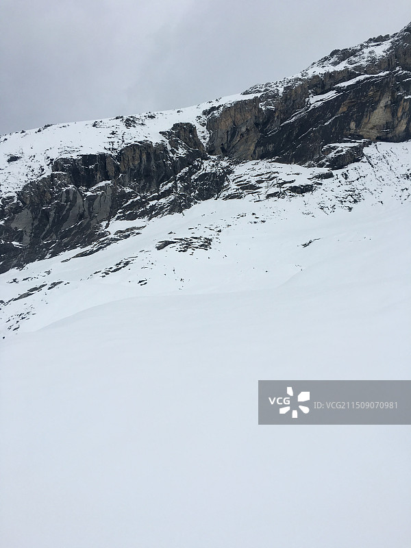 瑞士雪山风景图片素材