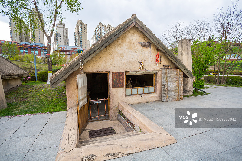 黑龙江省哈尔滨市 宋徽、钦二帝“坐井观天”园图片素材