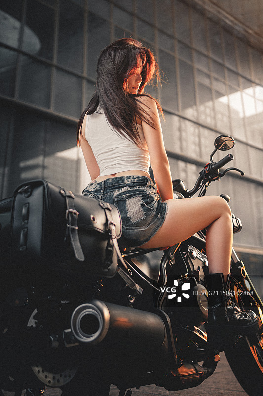 “女骑士”写真系列《泰达MSD的傍晚》图片素材