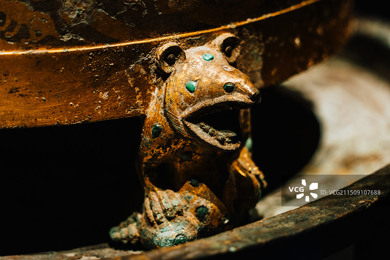 邯郸市博物馆蜀西工造金银涂乘舆大爵酒樽图片素材