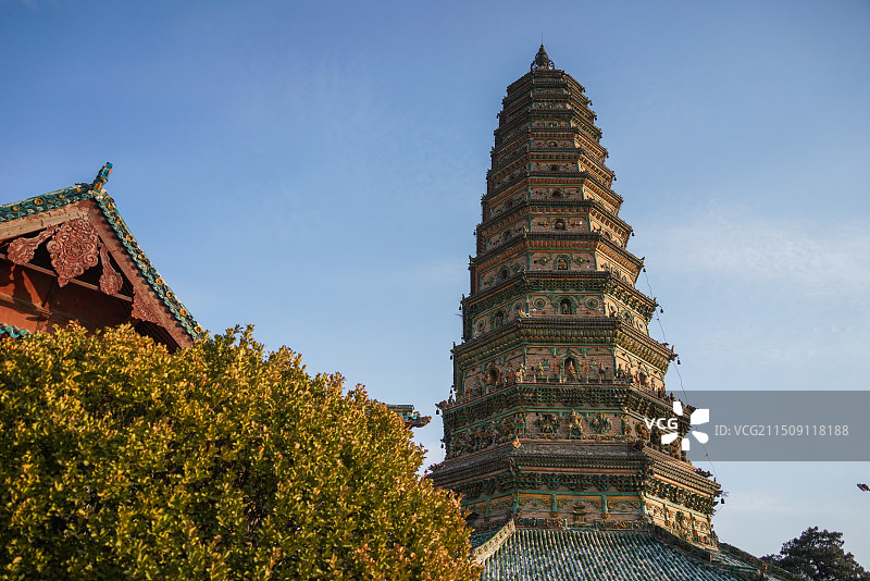 山西洪洞县广胜寺飞虹琉璃塔图片素材