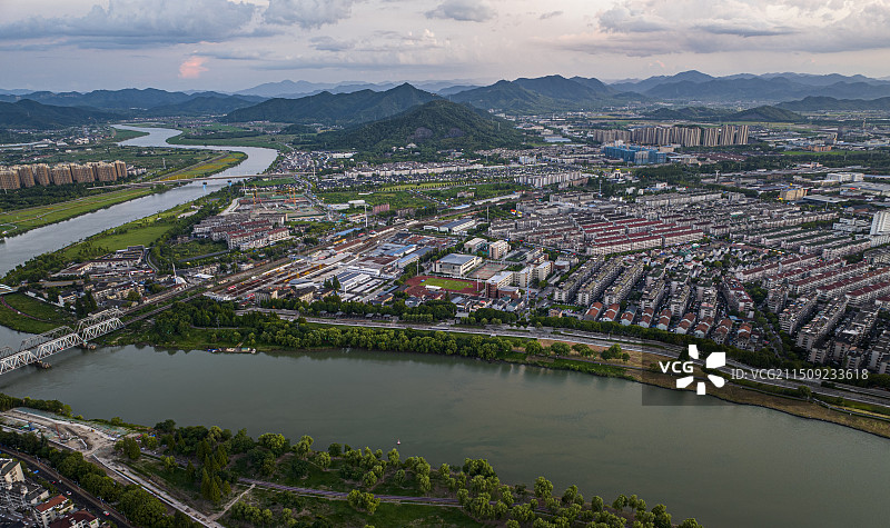 航拍浙江省绍兴市上虞区曹娥江风光图片素材