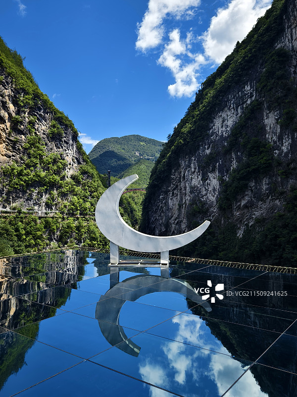 天空之镜—恩施地心谷图片素材