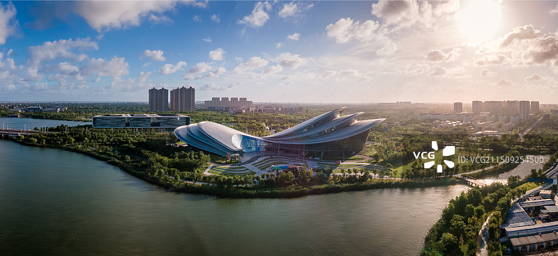 江苏省南通市启东市蝶湖公园启东保利剧院文化中心航拍图片素材