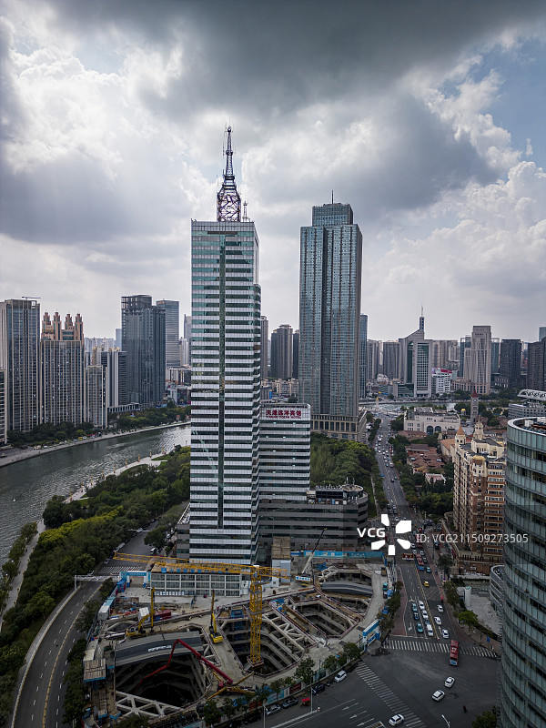 航拍天津君临大厦图片素材