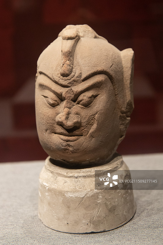 响堂山石窟数字展示中心的常乐未央红砂石石像展览图片素材