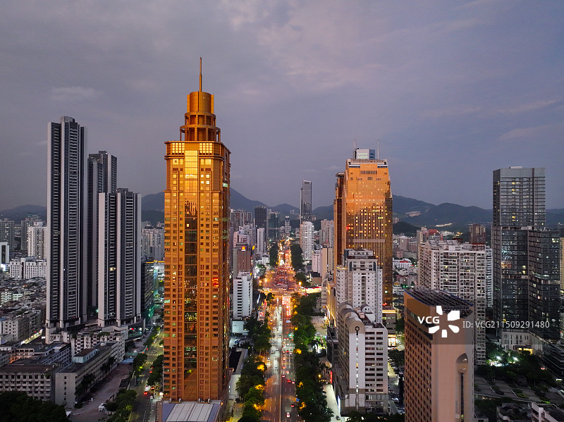 广东省深圳市罗湖区深南东路国贸东门老街片区夜景航拍图片素材