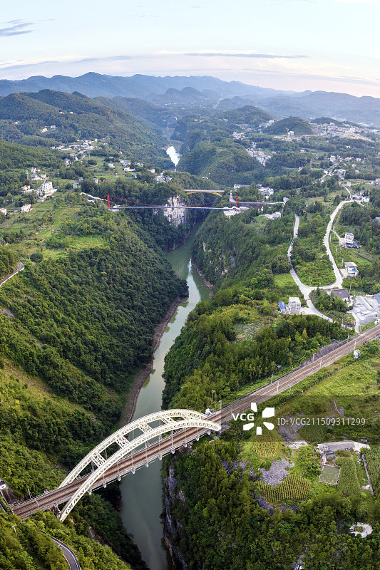 湖北建始野三河三桥（铁路、公路、气管路）图片素材