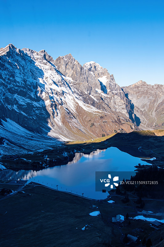 瑞士铁力士雪山一角图片素材
