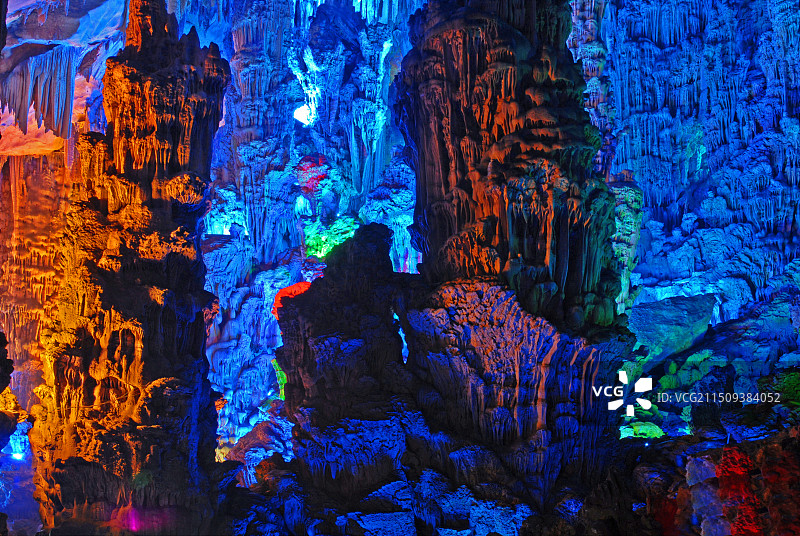 广西桂林，芦笛岩风景。图片素材