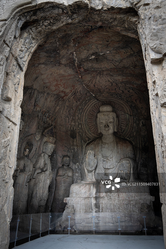 中国河南洛阳世界文化遗产龙门石窟西山崖壁佛像图片素材