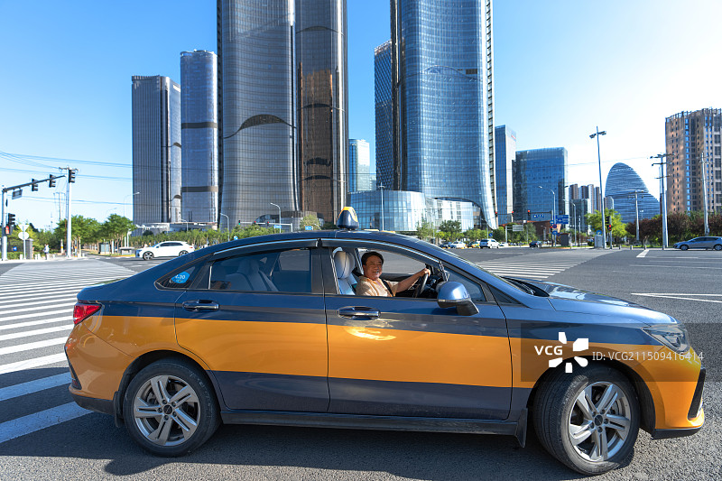 热情的出租车司机图片素材