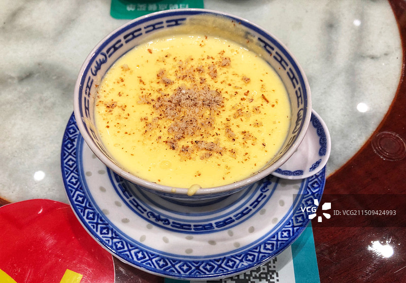 广东特色甜品姜撞奶图片素材