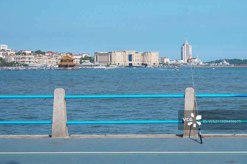 青岛海边步行道图片素材