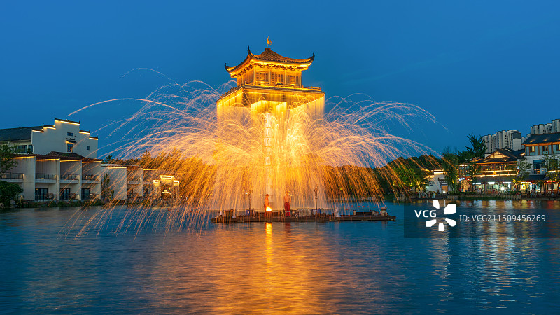 江西婺源婺女洲打铁花(Strike Iron Flower)图片素材