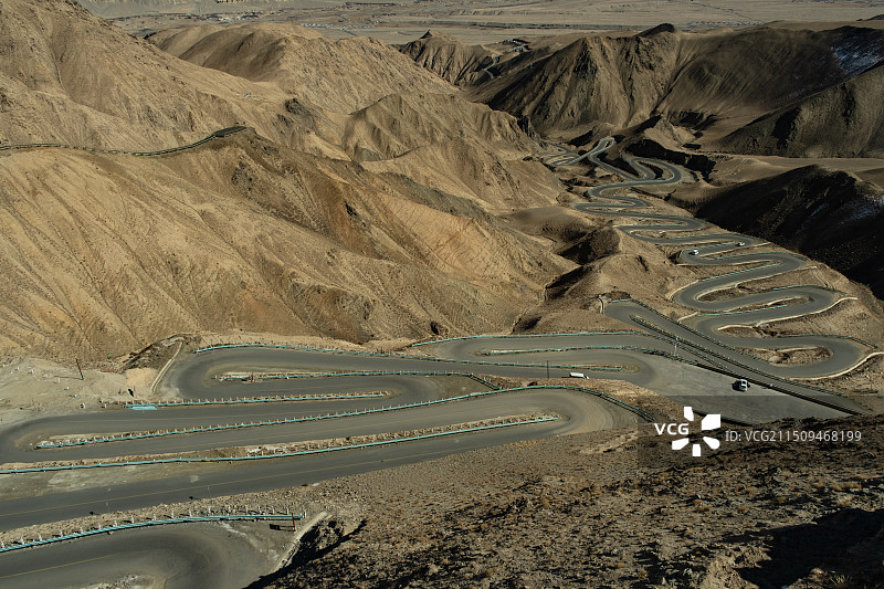 帕米尔高原盘龙古道——高原天路,架起你通往神美之境图片素材