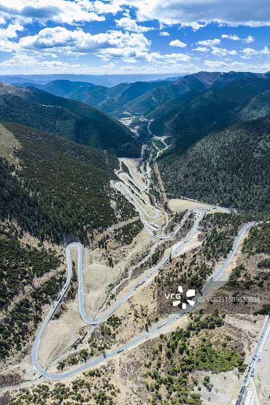 四川省雅江县国道318路段航拍天路十八湾图片素材