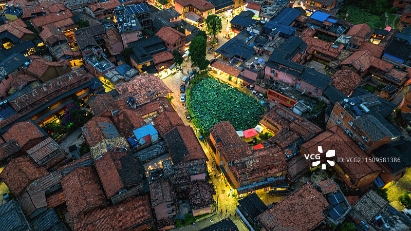 普者黑仙人洞的傍晚图片素材