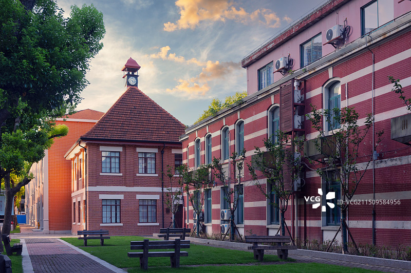 上海理工大学傍晚风景图片素材