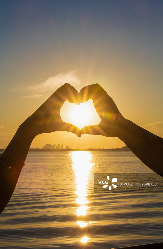 爱在武汉凌波门图片素材