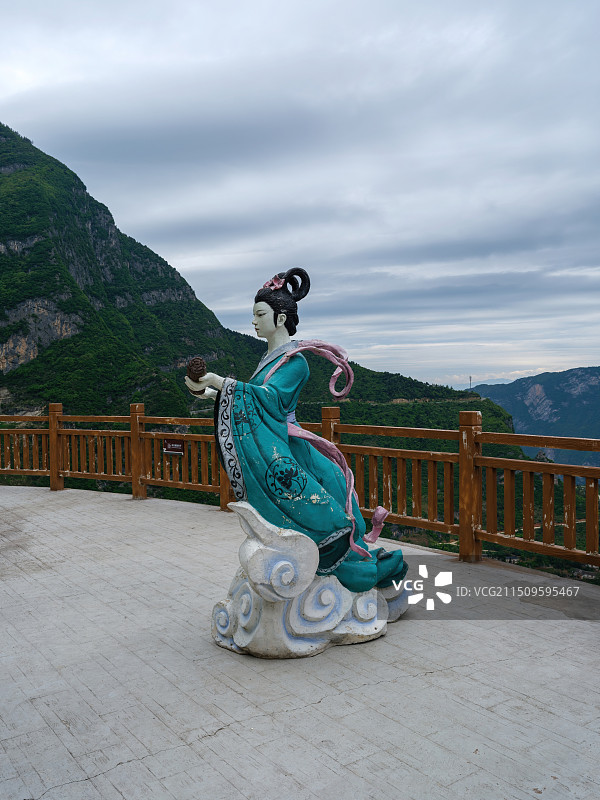 巫山神女天路景区的雕塑图片素材