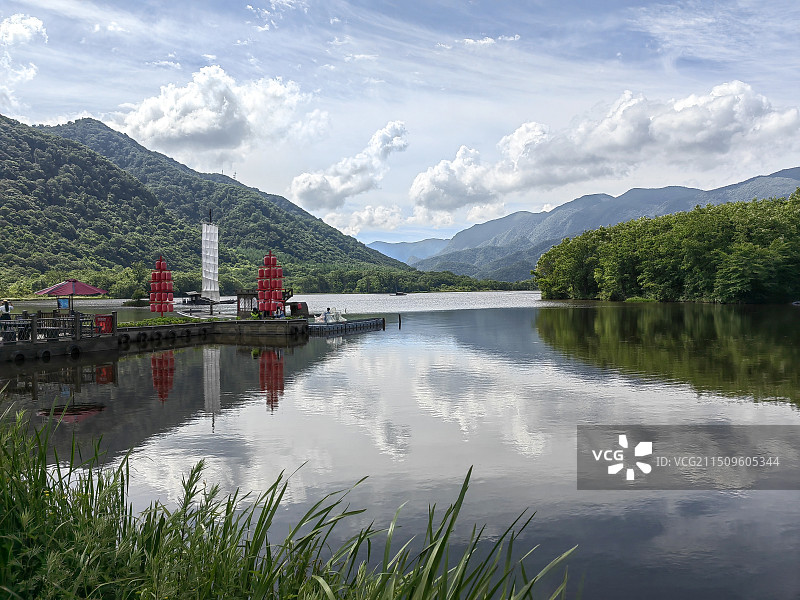水天一色的大九湖图片素材