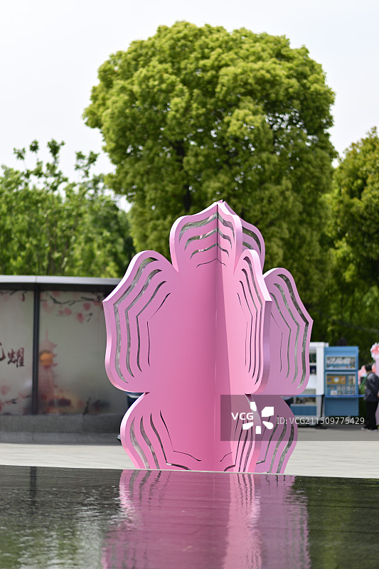 水边的粉色桃花模型图片素材