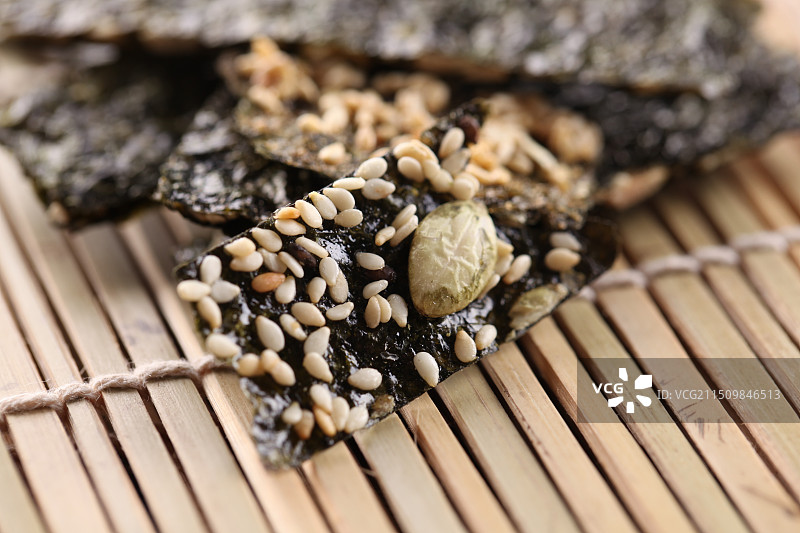 海苔南瓜仁脆片图片素材