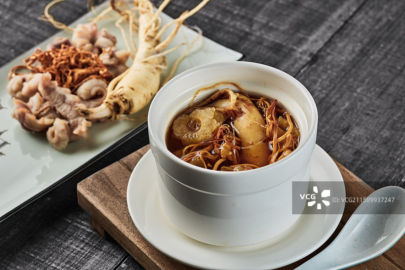 人参炖牛鞭图片素材