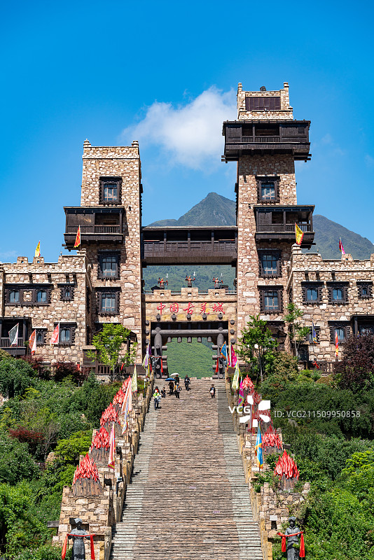 四川阿坝茂县古羌城正门图片素材