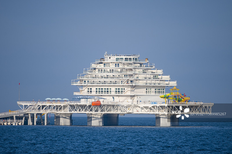 山东烟台莱山区耕海一号海洋牧场综合体平台城市建筑风光图片素材