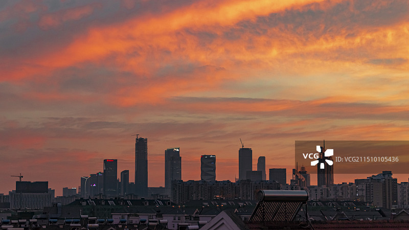 南京河西新城区日落火烧云图片素材