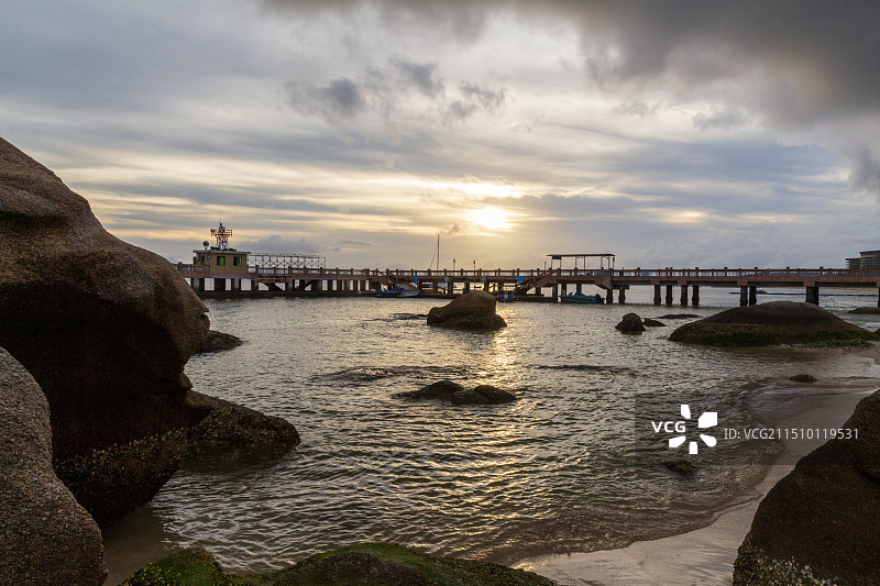 日落时分的广东惠州惠东磨子石公园景区图片素材