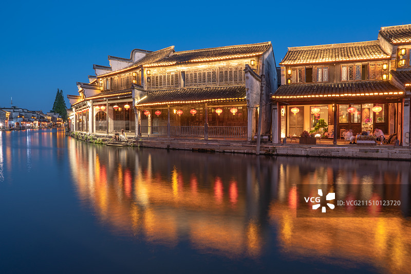 华灯初上湖州南浔古镇百间楼夜景图片素材