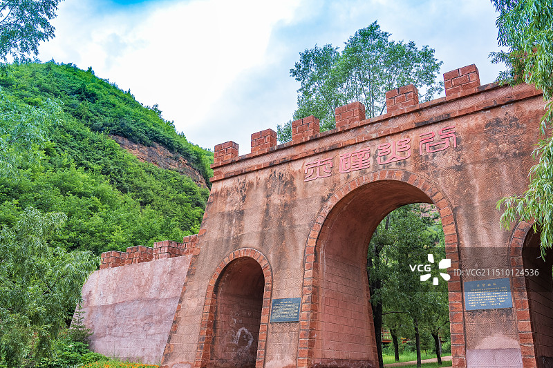 甘肃临潭冶力关赤壁幽谷图片素材
