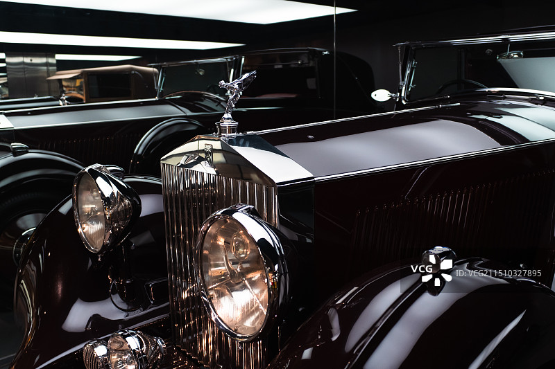 上海汽车博物馆中的劳斯莱斯老爷车 低调奢华图片素材