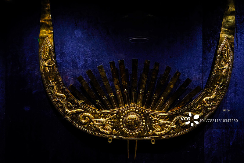 中国贵州民族博物馆馆藏，贵州民族银饰，少数民族银饰盛装，头饰，首饰，胸饰，手饰，项饰图片素材