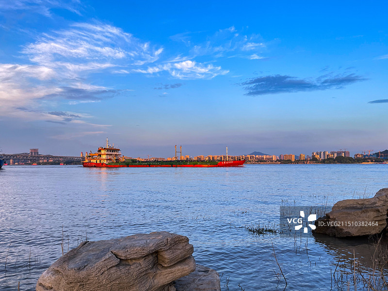夏天的长江（南京市浦口区南京江南滨江风光带）图片素材