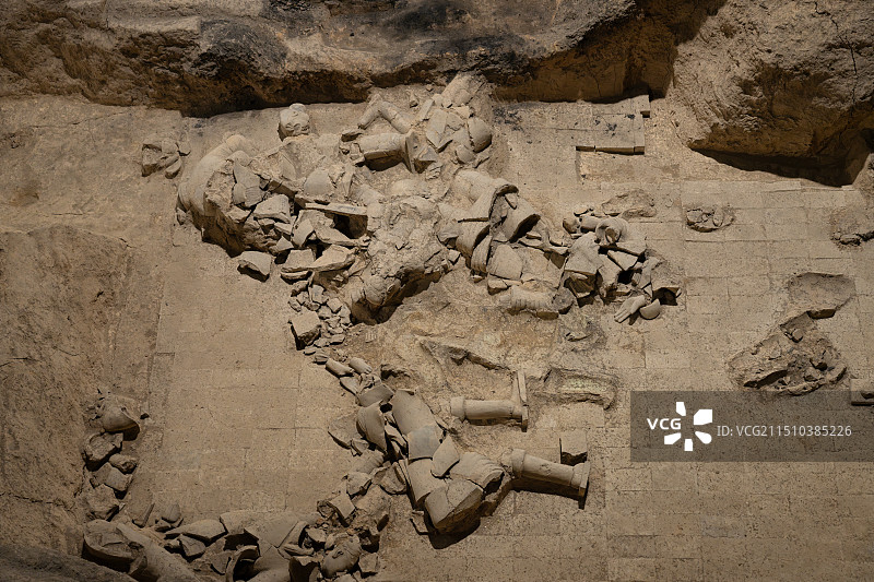 陕西临潼秦始皇陵兵马俑博物馆二号坑图片素材