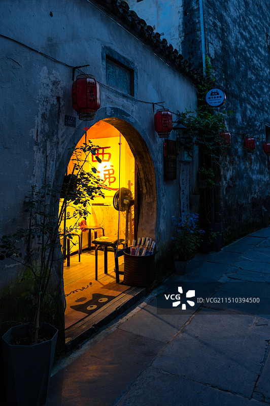 安徽西递古村落夜景图片素材