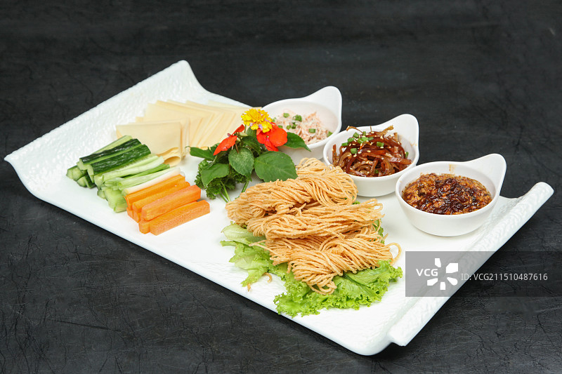 中餐美食-煎饼卷馓子图片素材